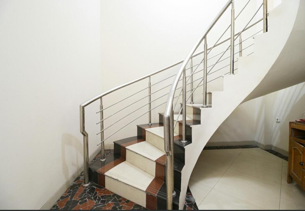 Hotel Syariah Tremigo Guesthouse Сиребон Екстериор снимка
