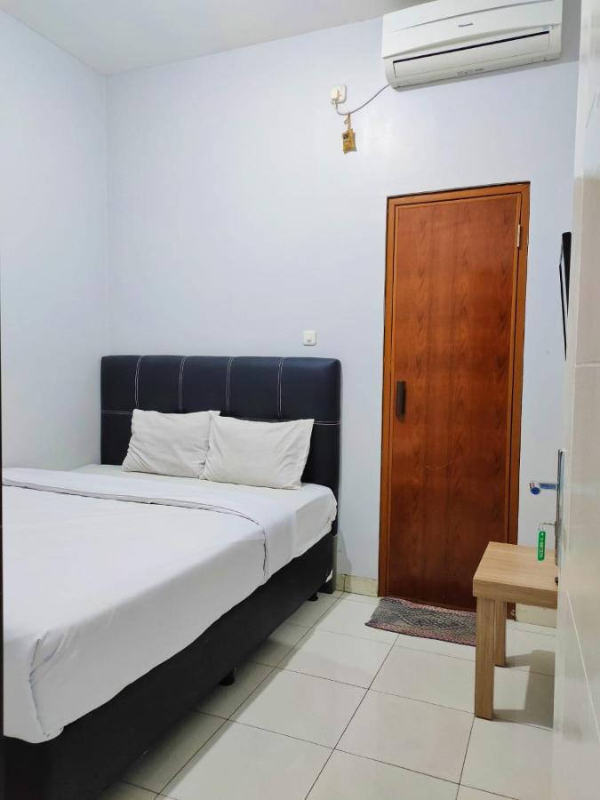 Hotel Syariah Tremigo Guesthouse Сиребон Екстериор снимка