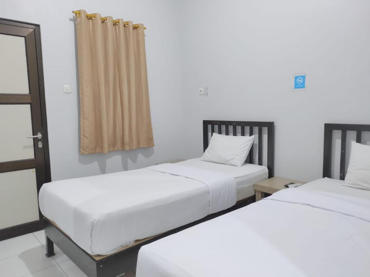 Hotel Syariah Tremigo Guesthouse Сиребон Екстериор снимка