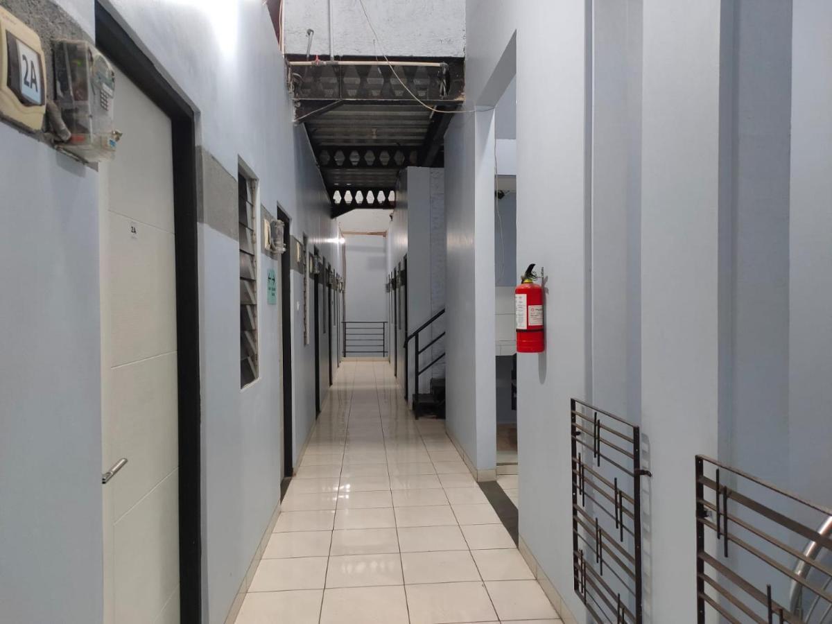 Hotel Syariah Tremigo Guesthouse Сиребон Екстериор снимка