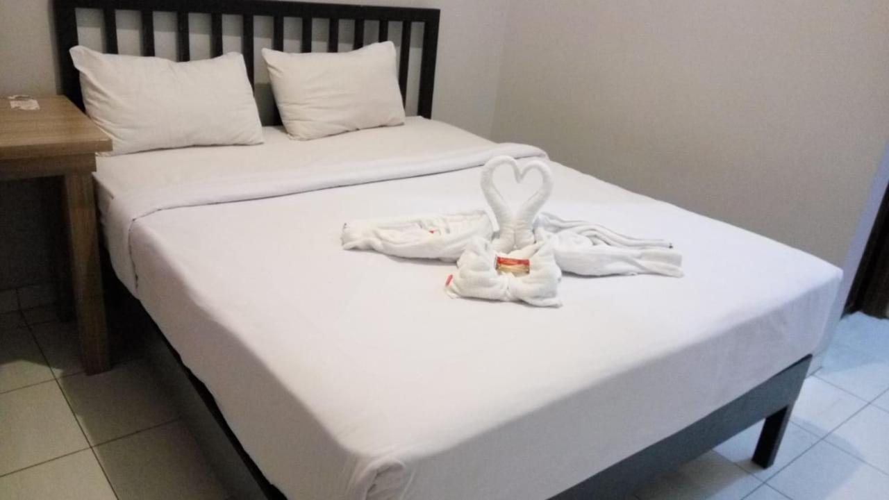 Hotel Syariah Tremigo Guesthouse Сиребон Екстериор снимка