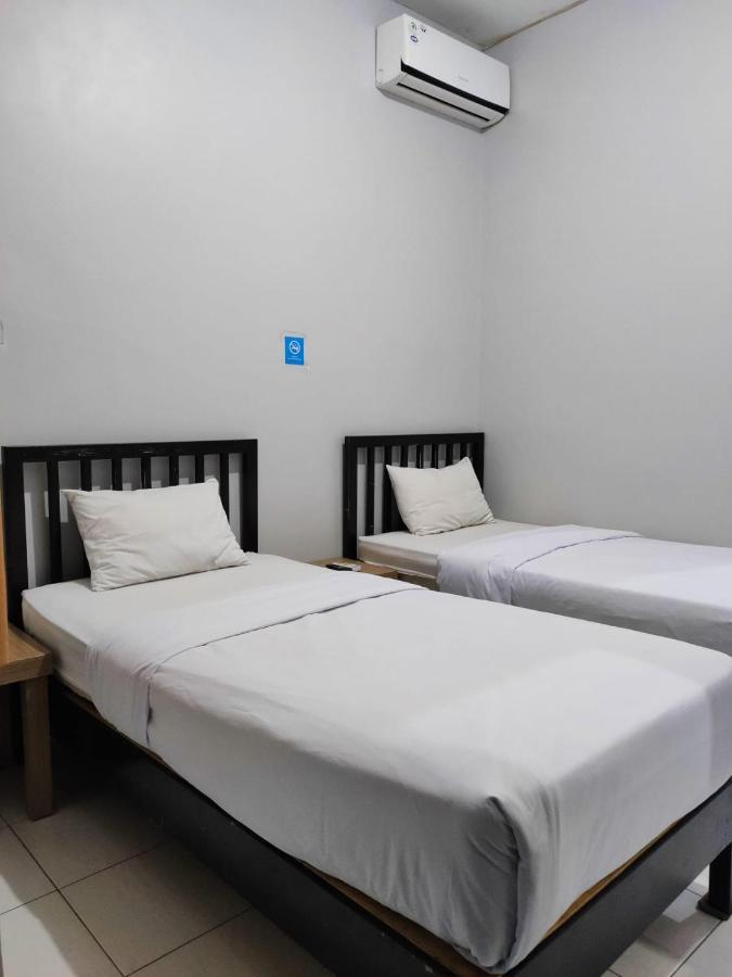 Hotel Syariah Tremigo Guesthouse Сиребон Екстериор снимка