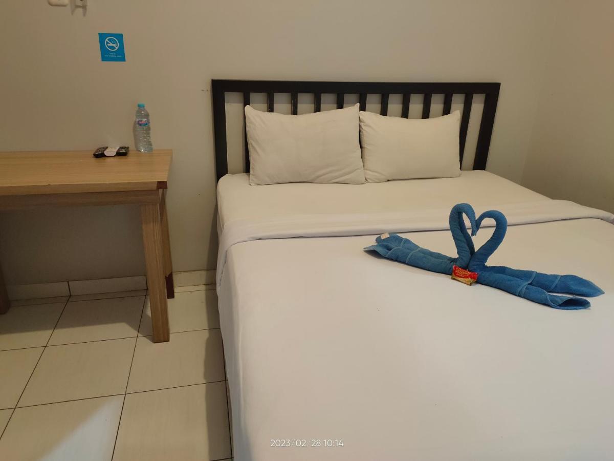 Hotel Syariah Tremigo Guesthouse Сиребон Екстериор снимка