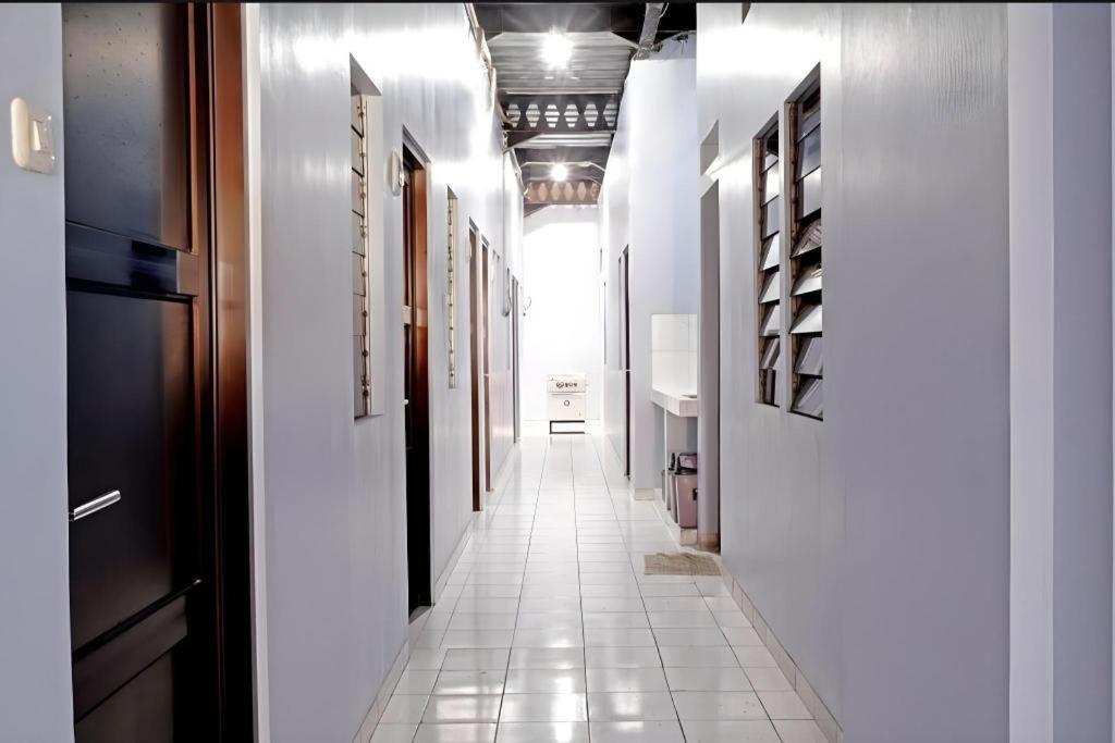 Hotel Syariah Tremigo Guesthouse Сиребон Екстериор снимка