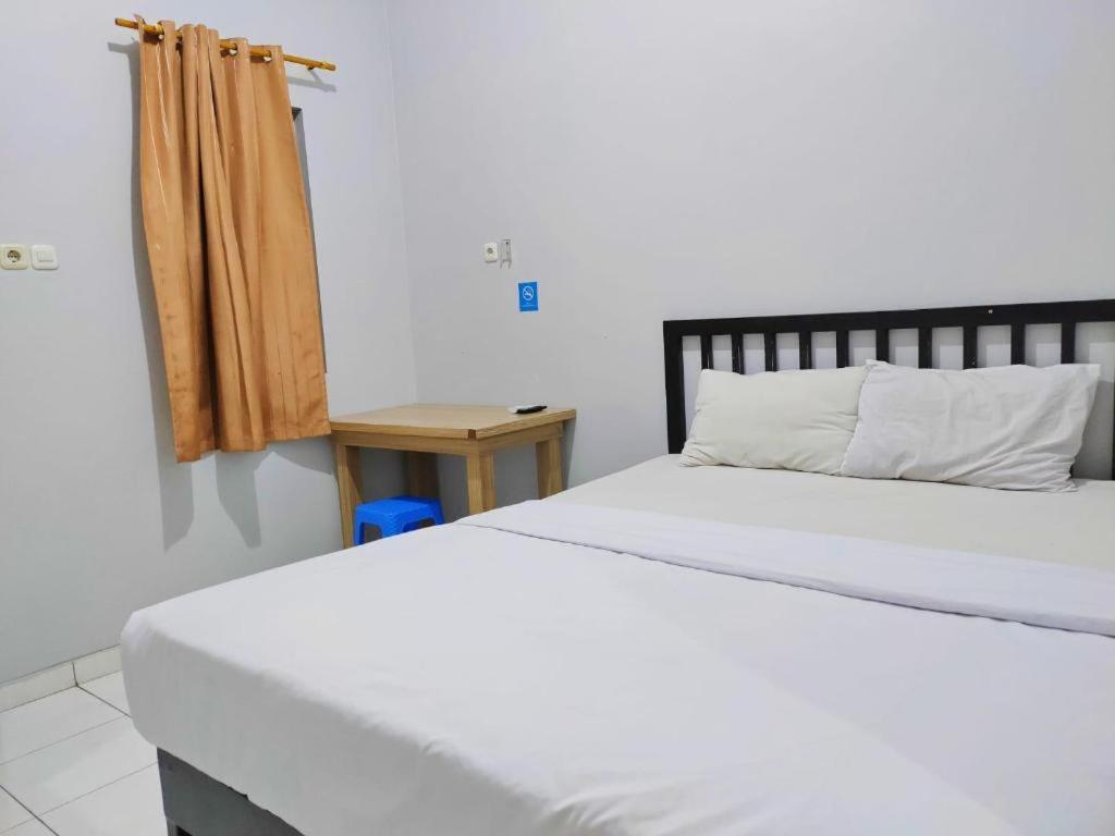 Hotel Syariah Tremigo Guesthouse Сиребон Екстериор снимка
