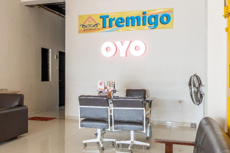 Hotel Syariah Tremigo Guesthouse Сиребон Екстериор снимка